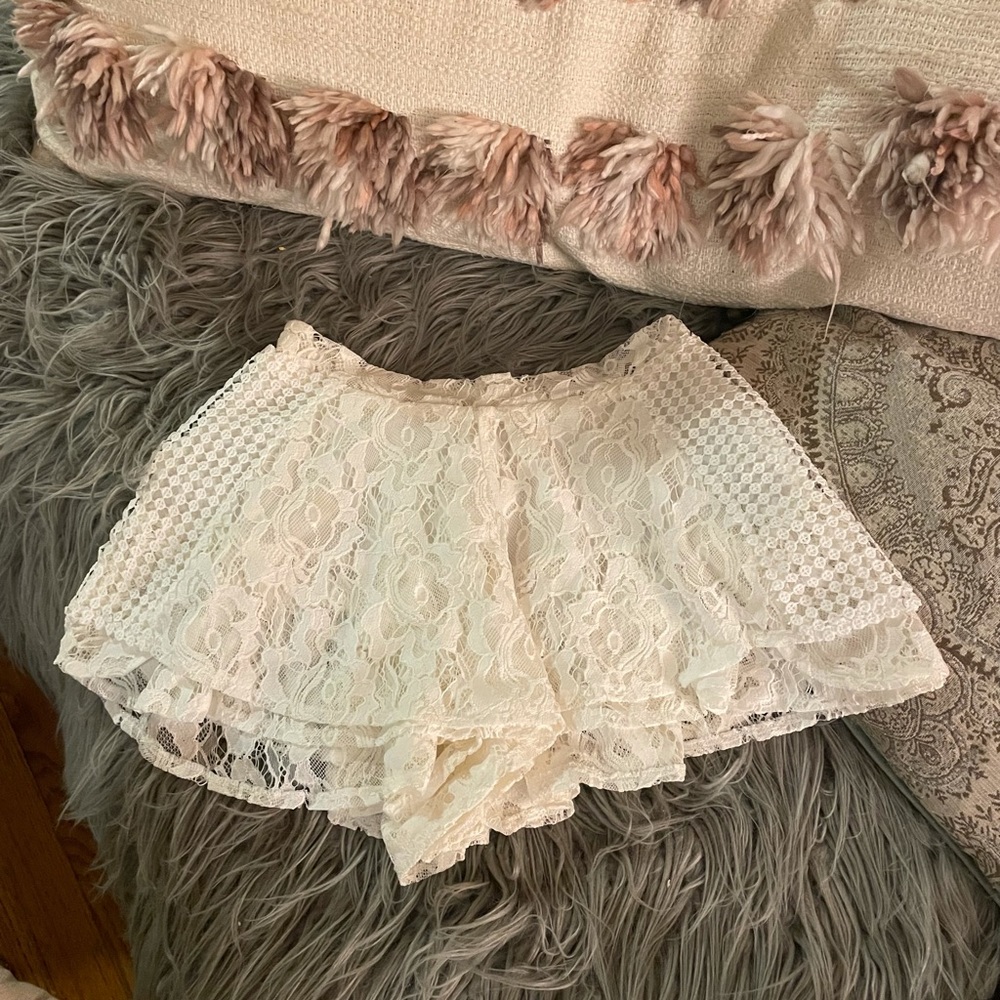 White lace floral shorts from LF